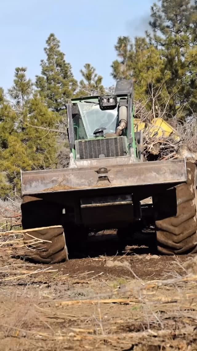 Instagram post from caldeerassoc. This post is in position 0.